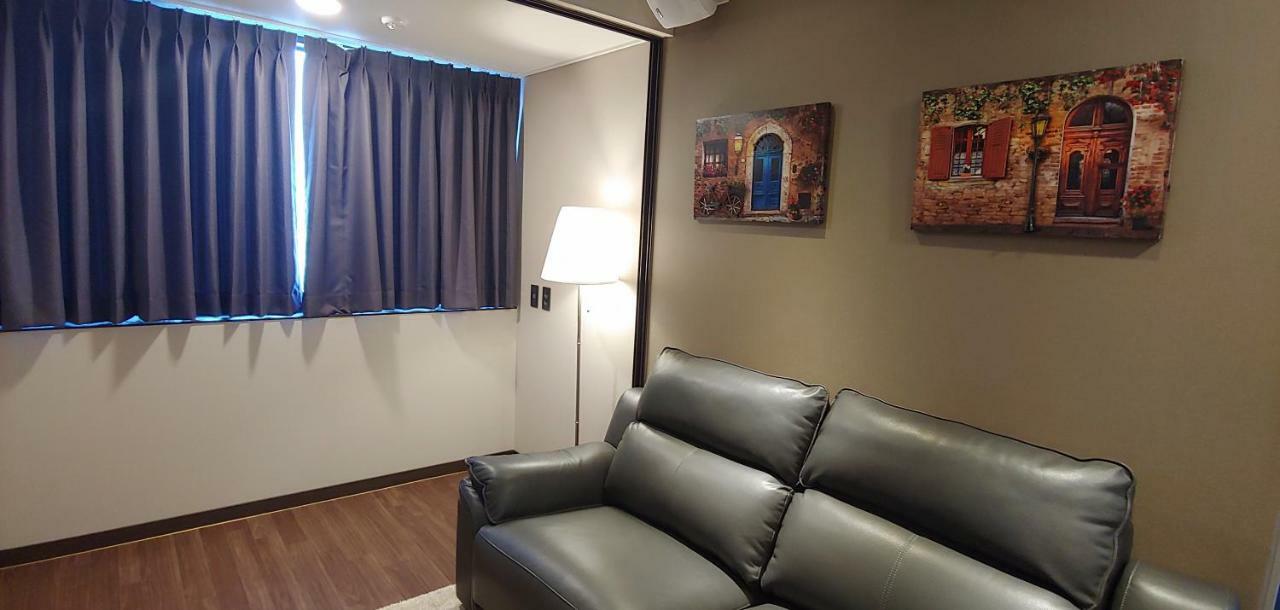 Western Bay Marina Hotel Пионтек Екстериор снимка