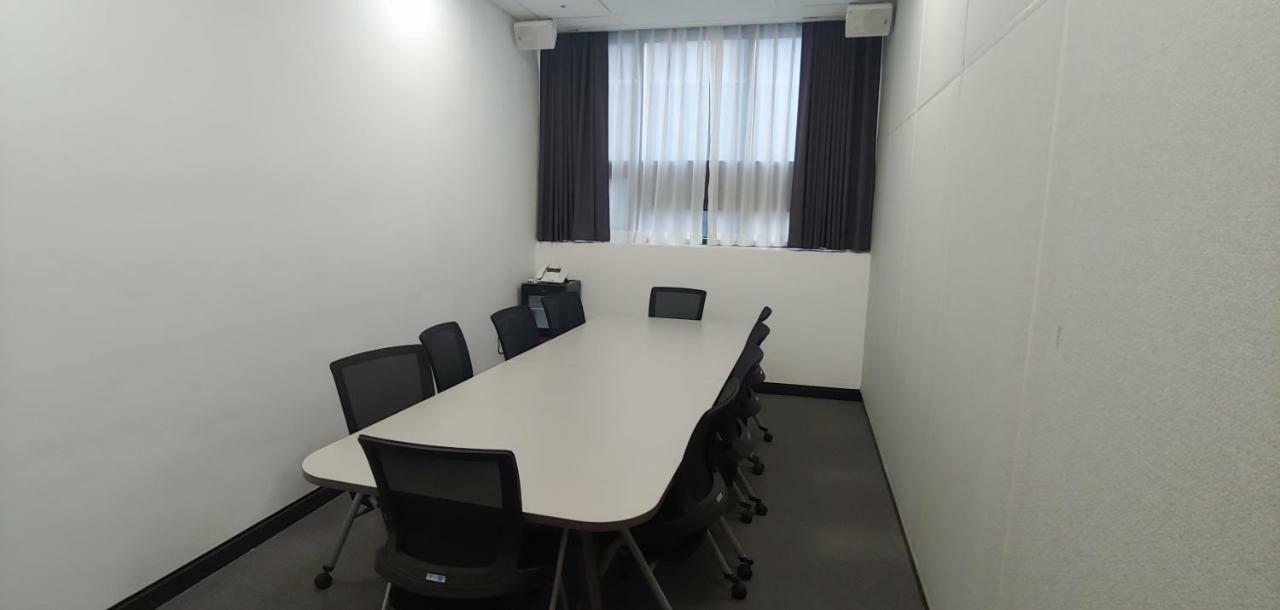 Western Bay Marina Hotel Пионтек Екстериор снимка