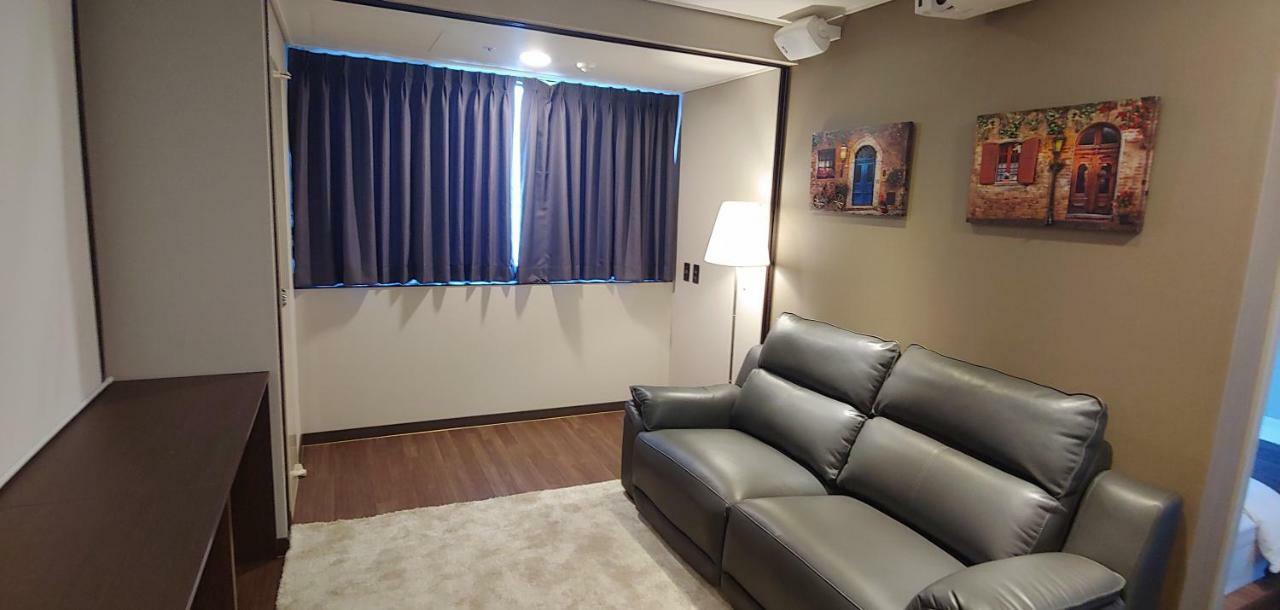 Western Bay Marina Hotel Пионтек Екстериор снимка